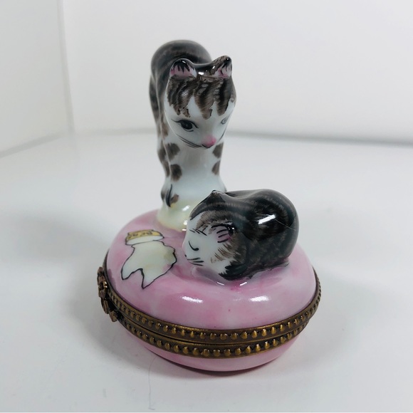 Limoges Trinket Box - Rochard Limoges Porcelain Cat Kitten and Spilt Milk Box - Picture 3 of 13